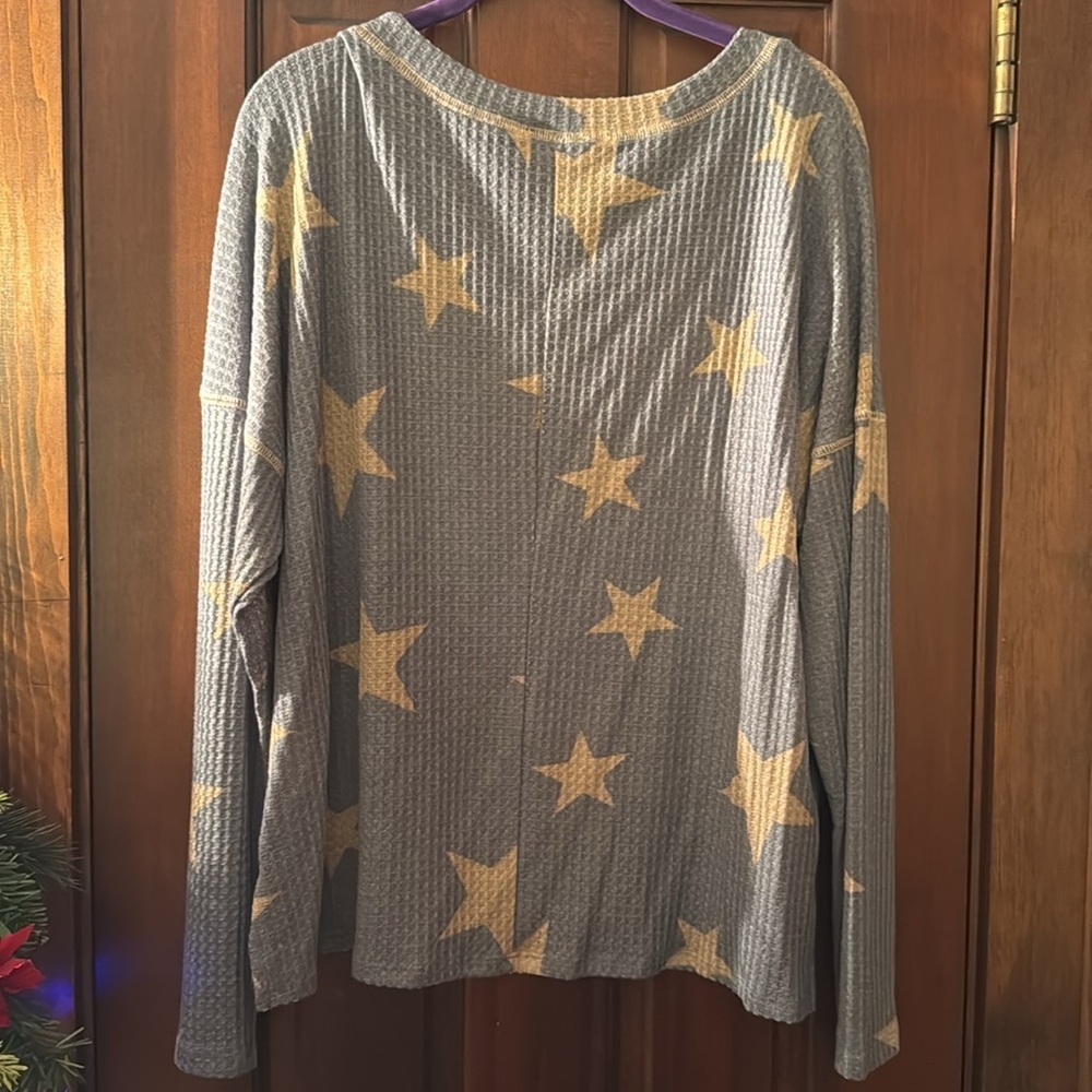 Pink Lily Long Sleeve Star Top - Picture 9 of 10